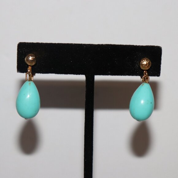 Beautiful vintage gold and dangling turquoise clip-on earrings 1 1/8" - Picture 1 of 5